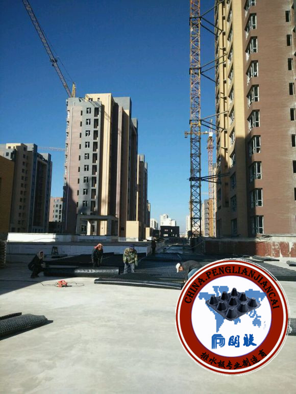 <b>塑料排水板廠家供應的泰安華僑城工地</b>